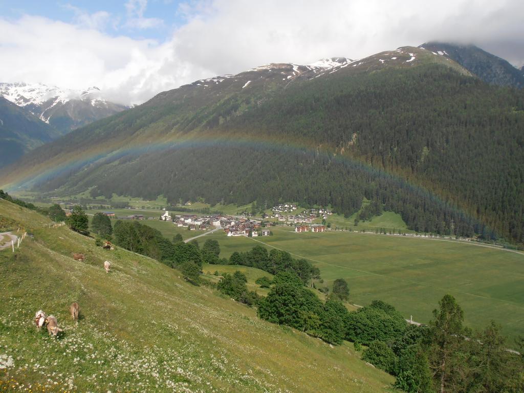 Hotel Grimsel Obergesteln ภายนอก รูปภาพ